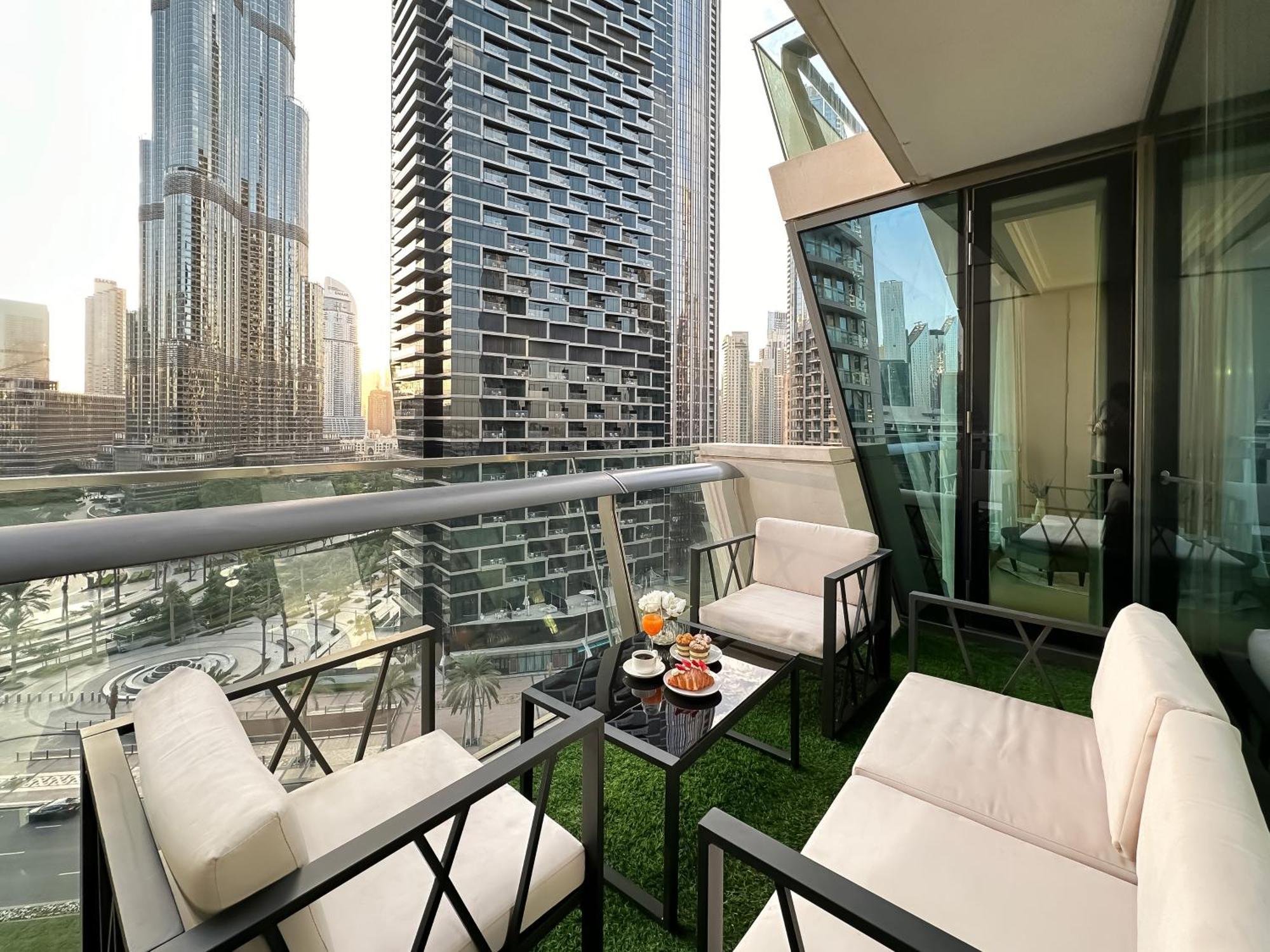 Urban Luxury 2Br With Spectacular Burj Khalifa View Apartment Dubai Exterior photo